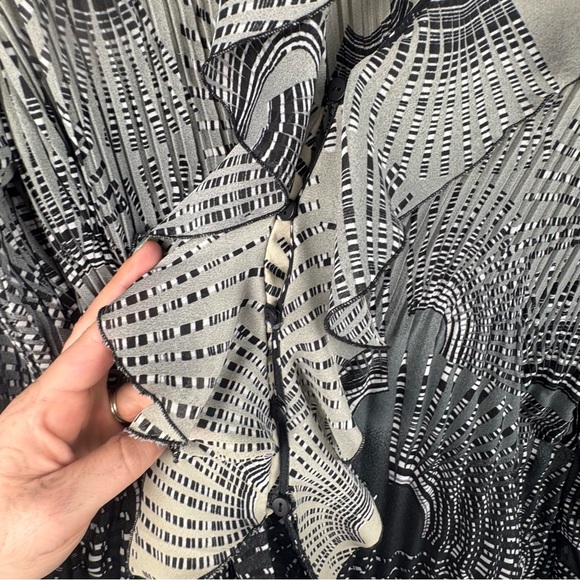 VTG Y2K Sunny Leigh Black & White Long Sleeve Button up Blouse XL Fairy Goth - Picture 9 of 9